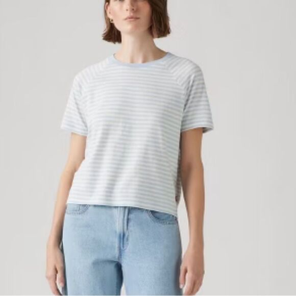 Levi’s Women’s Short Sleeve Tees Bundle – Size Small – 100% Cotton - Picture 6 of 7